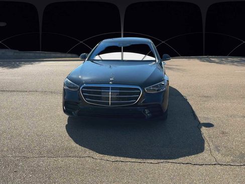 Used 2022 Mercedes-Benz S 500 4MATIC image 3