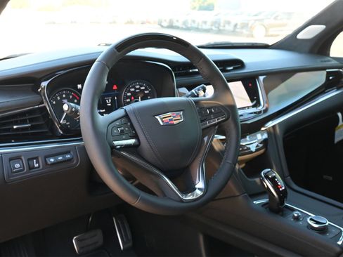 New 2025 Cadillac XT6 Sport w/ Platinum Package image 17
