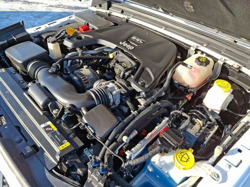 Used 2021 Jeep Gladiator Sport image 29