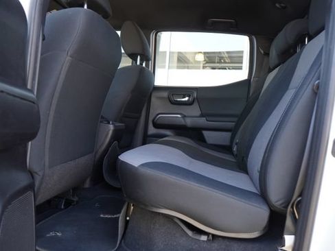 Used 2020 Toyota Tacoma TRD Off-Road w/ Technology Package AWD/4WD image 29