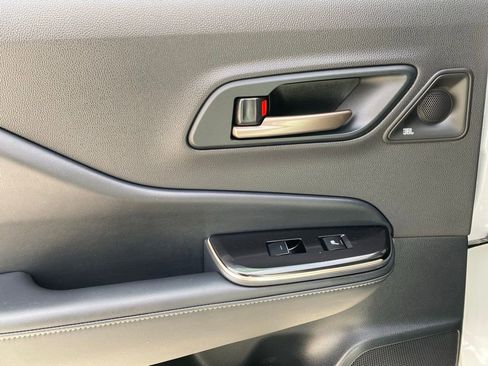 Used 2025 Toyota Crown Platinum image 31