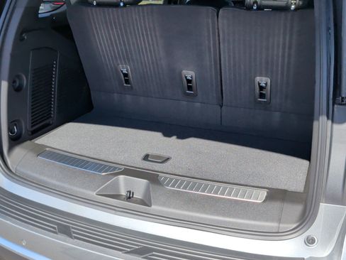 Used 2025 Chevrolet Tahoe High Country image 37