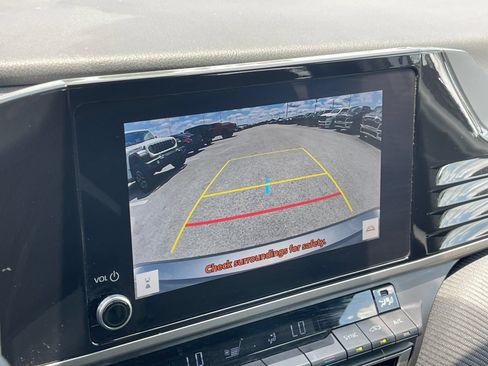 Used 2025 Toyota Camry SE FWD image 20
