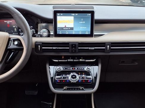 Certified 2022 Lincoln Corsair FWD w/ Premium Package image 8