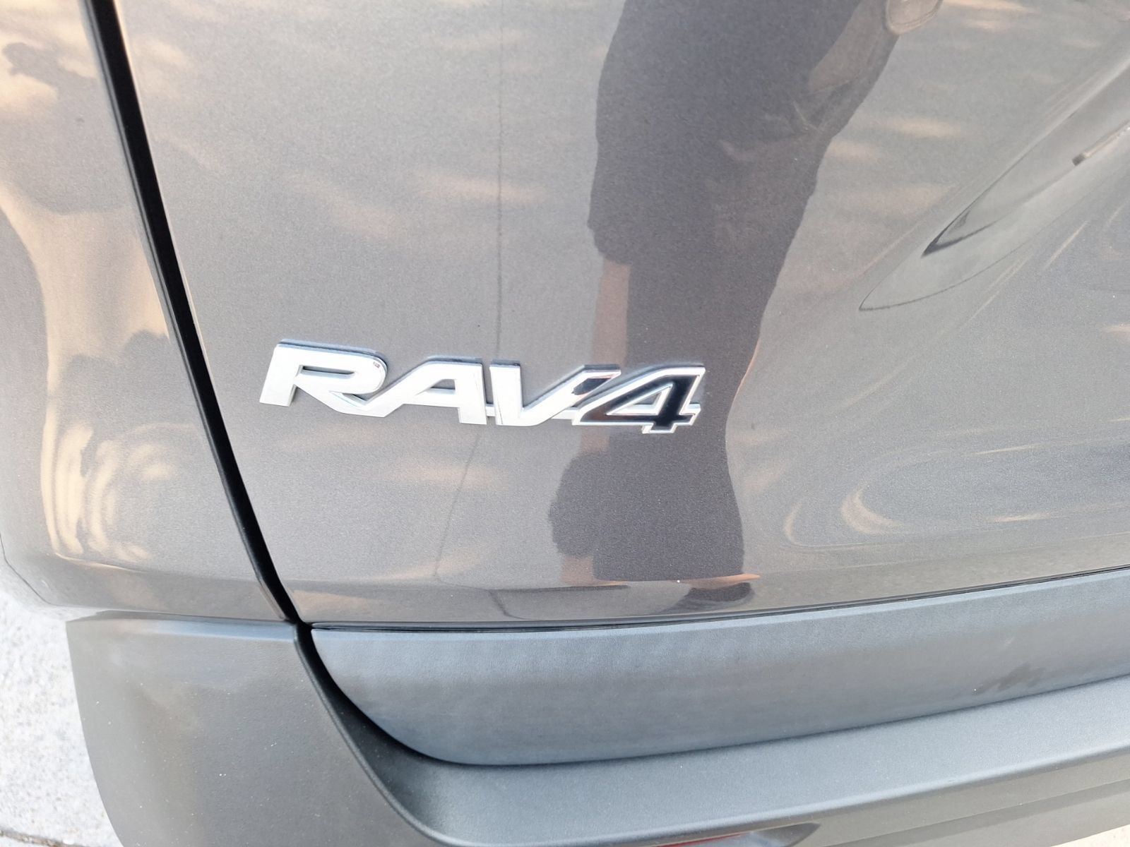 Used 2024 Toyota RAV4 XLE AWD/4WD image 13