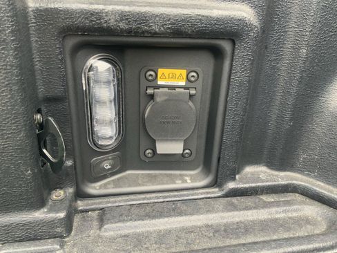 Used 2025 Ford Maverick XLT w/ XLT Luxury Package FWD image 12