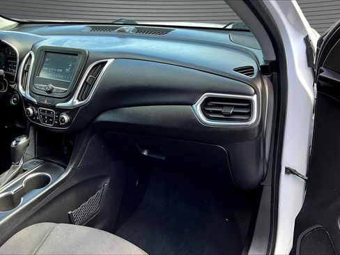 Used 2018 Chevrolet Equinox LT AWD/4WD image 18