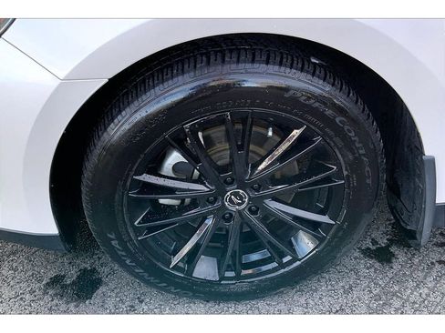 Used 2019 Ford Taurus SEL w/ Equipment Group 201A image 9