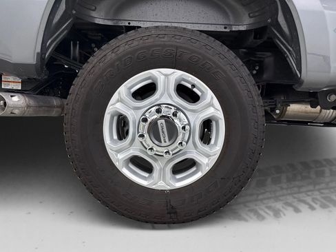 Used 2025 Ford F350 XLT w/ FX4 Off-Road Package image 24