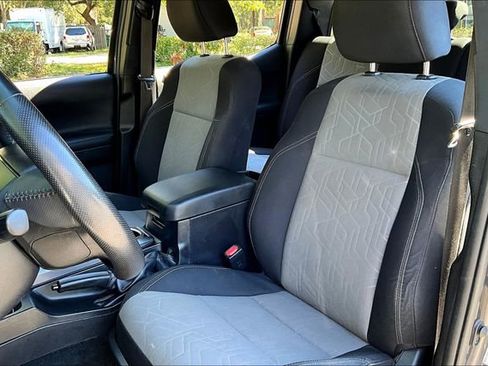 Used 2023 Toyota Tacoma TRD Off-Road image 18