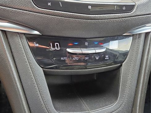 Used 2020 Cadillac XT5 Luxury image 29