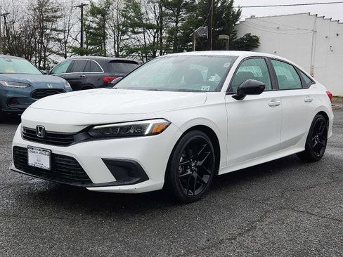 Used 2024 Honda Civic Sport image 3