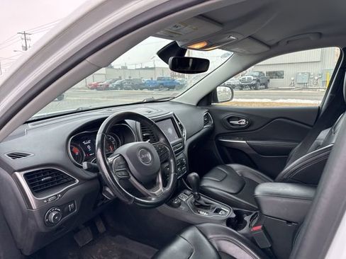 Used 2020 Jeep Cherokee Latitude w/ Quick Order Package 26F North image 7