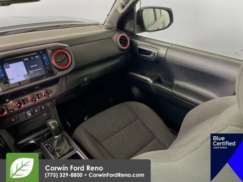 Used 2018 Toyota Tacoma TRD Off-Road AWD/4WD image 25
