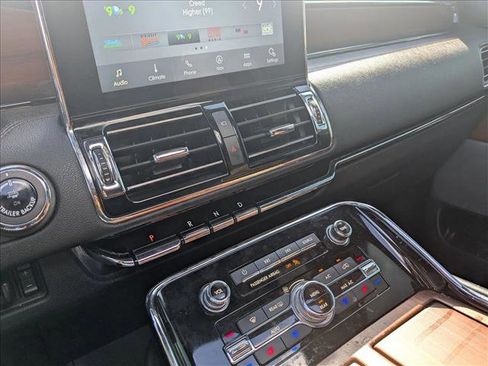 Used 2020 Lincoln Navigator L Reserve w/ Luxury Package image 13