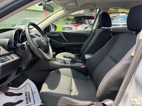 Used 2012 MAZDA MAZDA3 i Touring FWD image 10