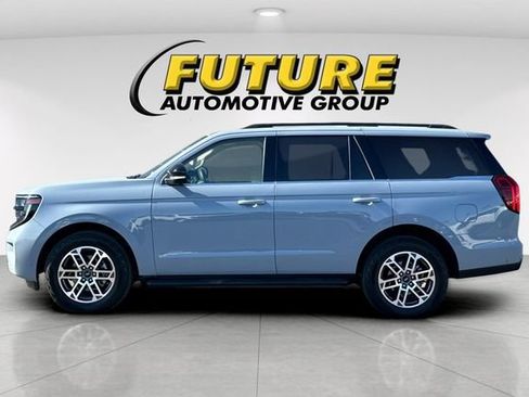 Used 2025 Ford Expedition Active AWD/4WD image 6