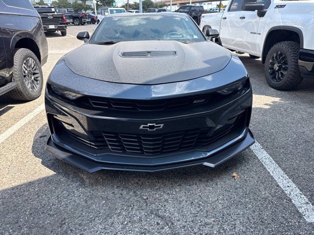 Used 2019 Chevrolet Camaro SS RWD image 5