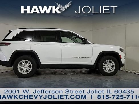 Used 2023 Jeep Grand Cherokee Laredo AWD/4WD image 7