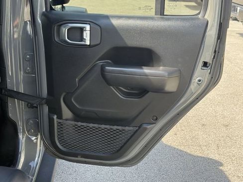 Used 2021 Jeep Wrangler Unlimited Rubicon AWD/4WD image 36