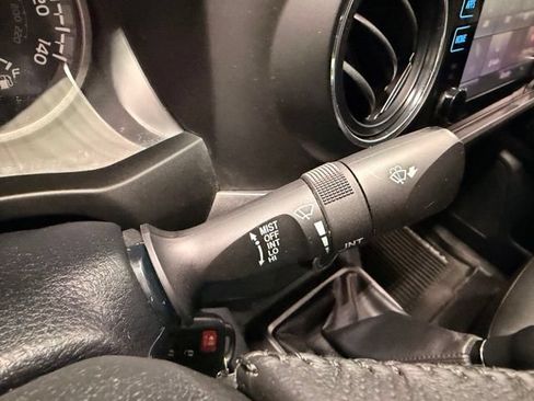 Used 2017 Toyota Tacoma TRD Sport w/ Tow Package AWD/4WD image 31