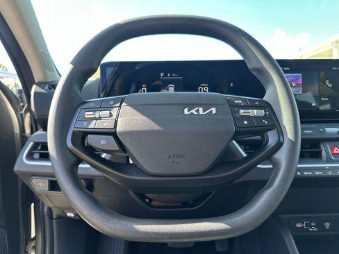 Certified 2025 Kia K4 FWD image 11