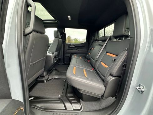 Used 2024 GMC Sierra 1500 AT4 w/ Technology Package image 7