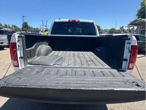 Used 2019 RAM 1500 Classic SLT w/ Luxury Group AWD/4WD image 7