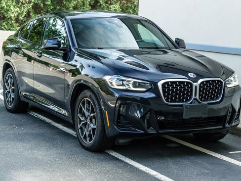Used 2022 BMW X4 xDrive30i w/ M Sport Package 2 AWD/4WD image 10
