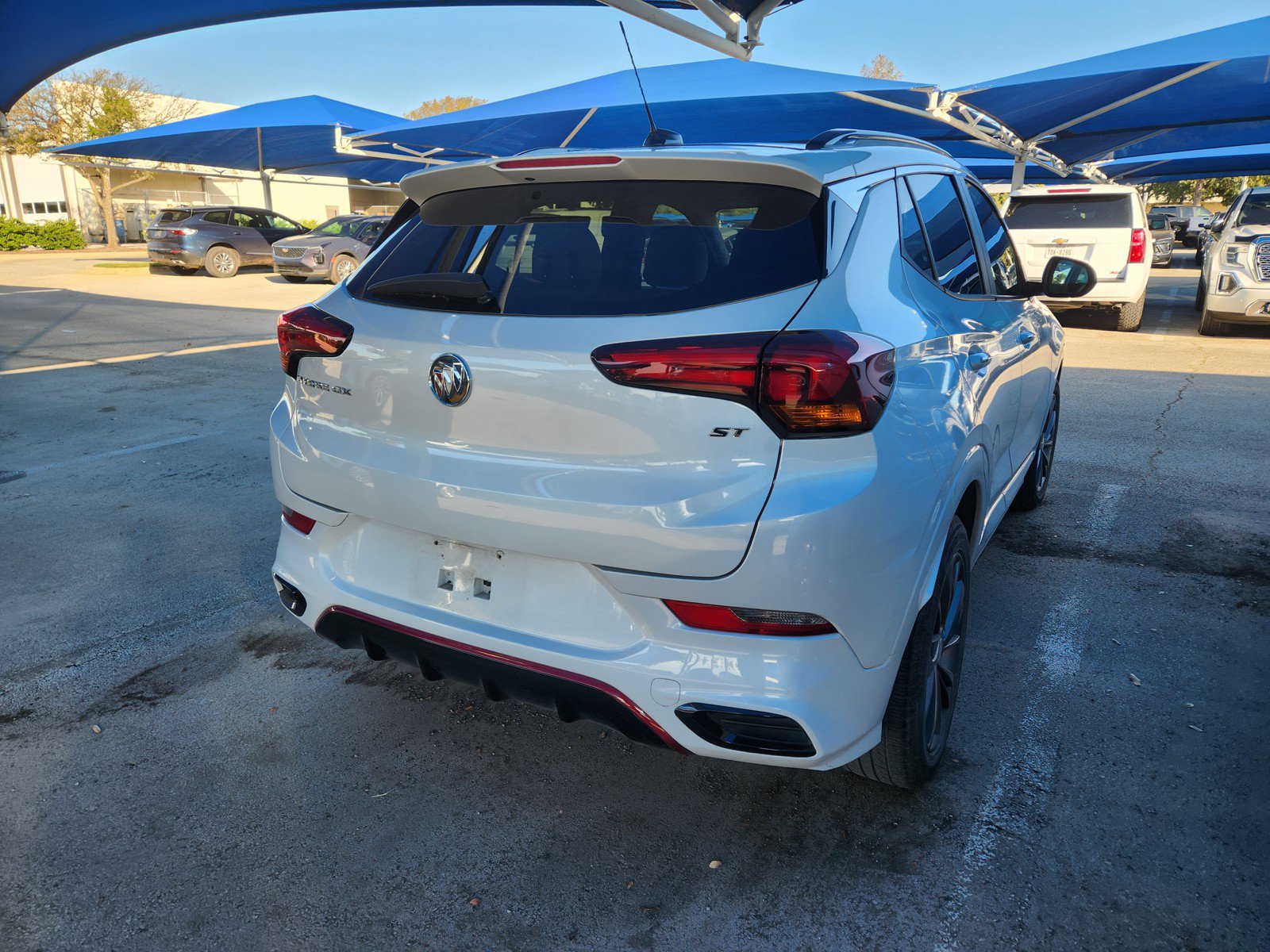 Used 2020 Buick Encore GX Select w/ Sport Touring Package FWD image 4