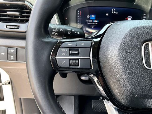 Used 2023 Honda Pilot Elite image 22