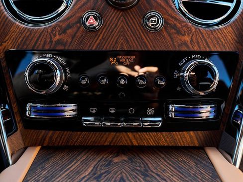 Used 2025 Rolls-Royce Cullinan image 81