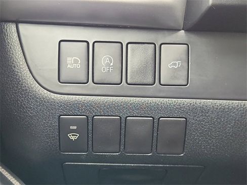 Used 2017 Toyota Highlander XLE image 17