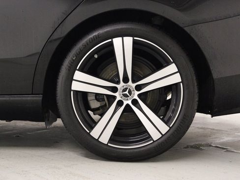 Certified 2025 Mercedes-Benz C 300 4MATIC Sedan image 10