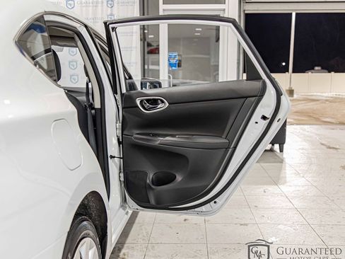 Used 2015 Nissan Sentra SL image 38