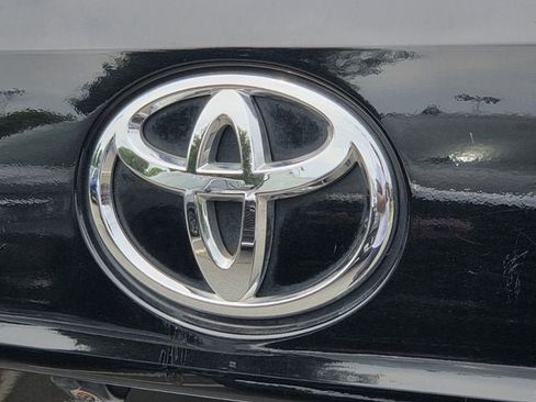 Used 2020 Toyota Highlander Limited FWD image 36