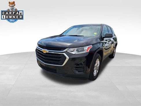 Used 2021 Chevrolet Traverse LS FWD image 9