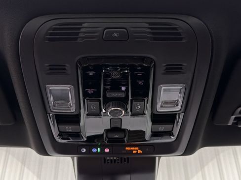 Used 2026 GMC Yukon Denali Ultimate AWD/4WD image 33