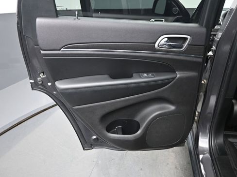 Used 2018 Jeep Grand Cherokee Limited w/ Luxury Group II image 14