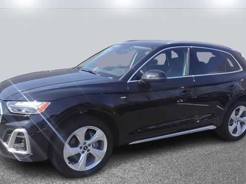 Certified 2023 Audi Q5 2.0T Premium Plus w/ Premium Plus Package image 3