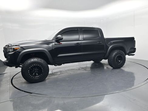 Used 2019 Toyota Tacoma TRD Pro AWD/4WD image 4