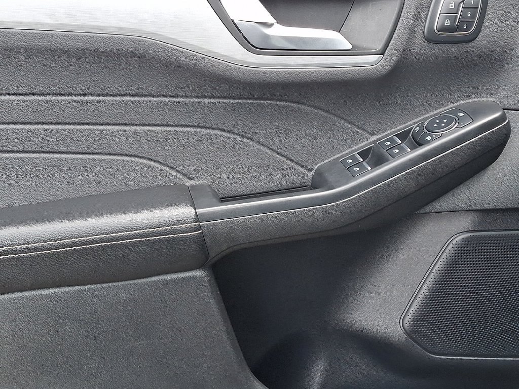 Used 2025 Ford Escape Platinum AWD/4WD image 13