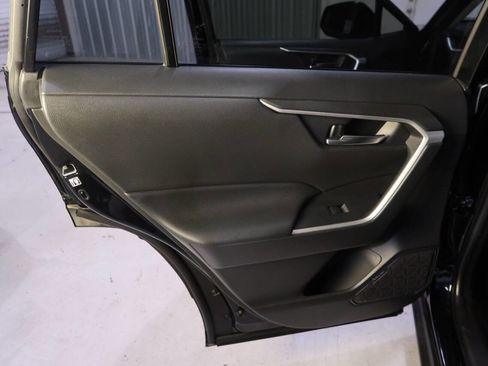 Used 2020 Toyota RAV4 XLE Premium image 28