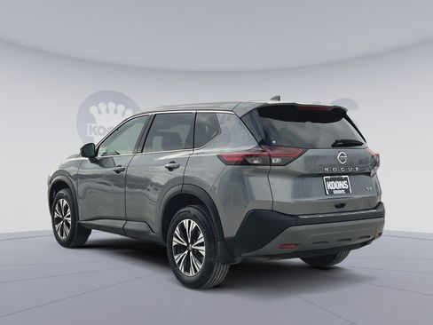 Used 2021 Nissan Rogue SV image 4