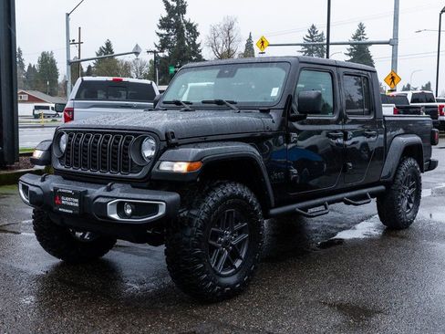 Used 2024 Jeep Gladiator Sport AWD/4WD image 3