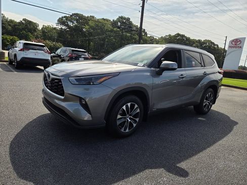 Certified 2026 Toyota Highlander XLE AWD/4WD image 3