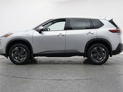 Used 2025 Nissan Rogue SV image 5