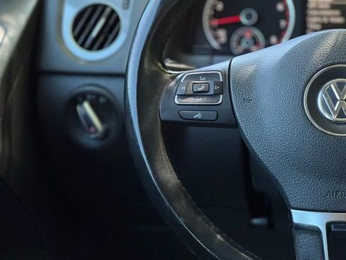 Used 2016 Volkswagen Tiguan S image 32