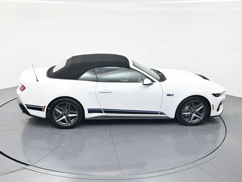 Used 2025 Ford Mustang GT Premium RWD image 32