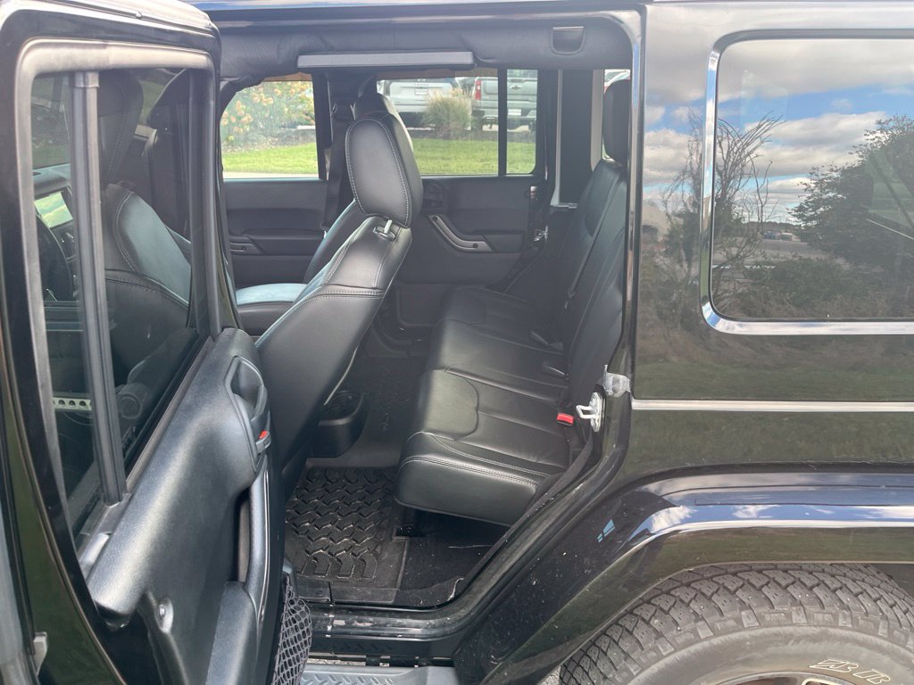 Used 2018 Jeep Wrangler Unlimited Sahara AWD/4WD image 10